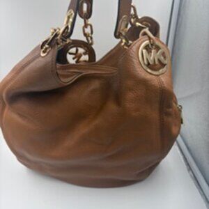 Michael Kors Fulton Large Shoulder Tote in Peanut Pebbled Leather
